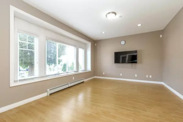 Surrey, BC V3S 3B7,5639 148 ST