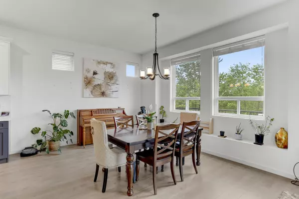 Maple Ridge, BC V2W 1G6,10597 Jackson RD