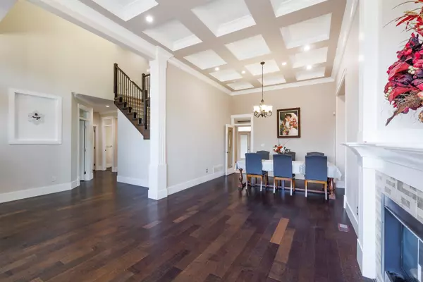 Surrey, BC V4A 1G9,16067 14 AVE