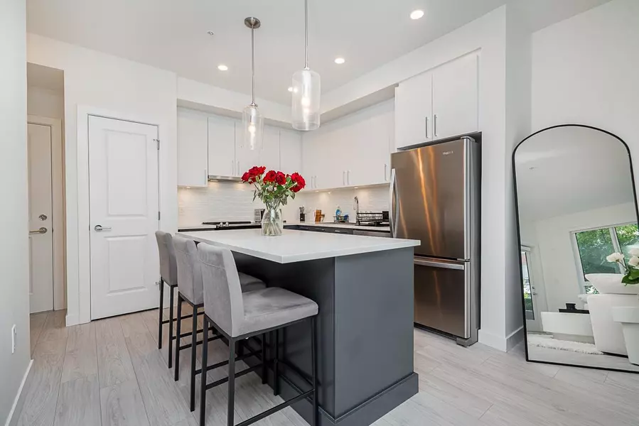 20834 80 AVE #B110, Langley, BC V2Y 2C8