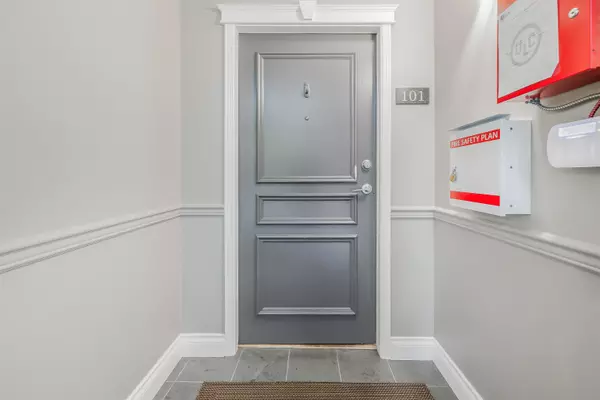 Port Moody, BC V3H 4Z3,180 Ravine DR #101