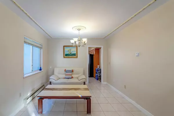 Vancouver, BC V5P 4B9,5036 Gladstone ST