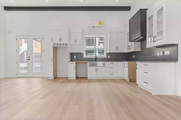 Sunshine Valley, BC V0X 1L5,71376 Grove PL #HG185
