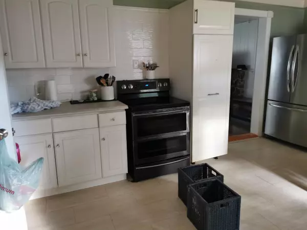Surrey, BC V3V 5Z5,9493 140 ST