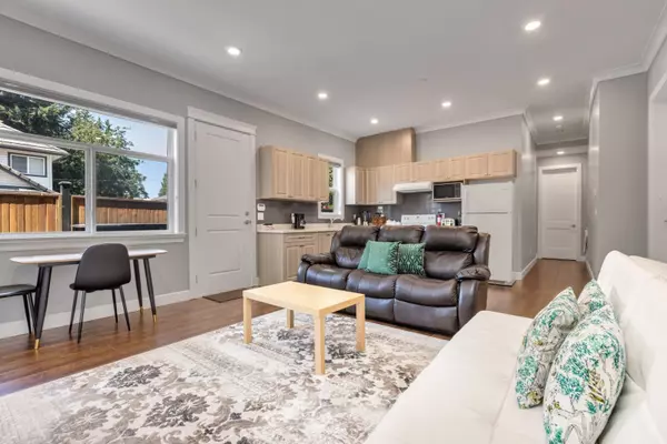Maple Ridge, BC V2X 1Z7,20772 River RD