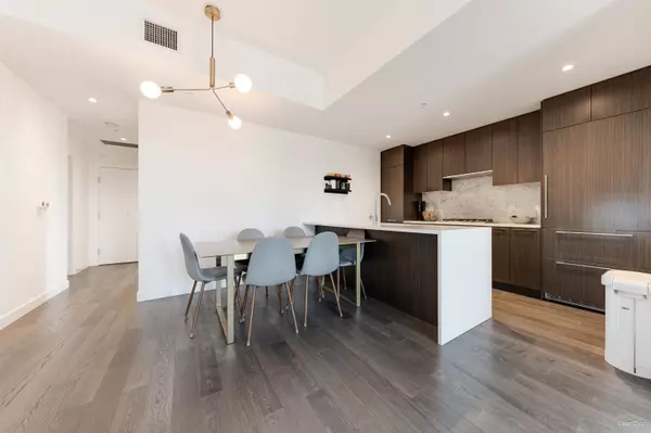 Vancouver, BC V5Z 2Z9,5383 Cambie ST #407