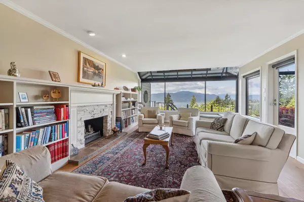 West Vancouver, BC V7W 2Z7,5207 Aspen DR