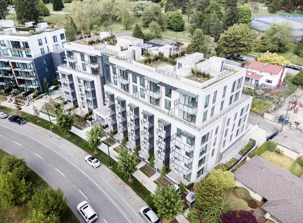 Vancouver, BC V5Z 2Z7,5212 Cambie ST #307