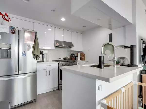 Vancouver, BC V6Z 2Y4,198 Aquarius Mews #1708