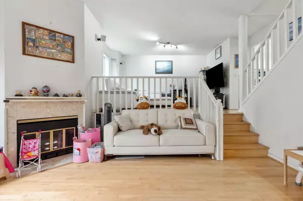 Vancouver, BC V5P 4W2,2383 Quayside CT