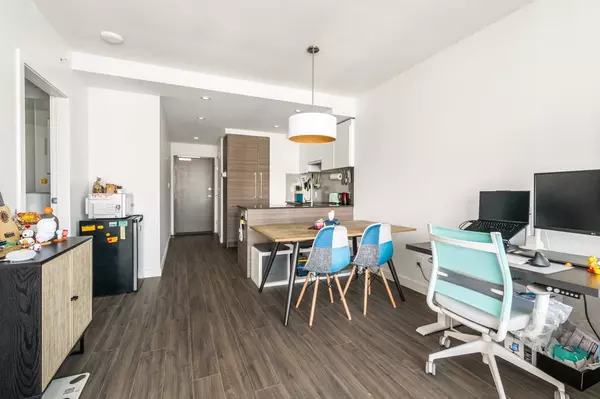 Surrey, BC V3T 0P8,13655 Fraser HWY #2208