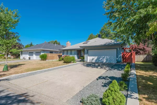 Surrey, BC V4N 1X4,16323 Middleglen Close