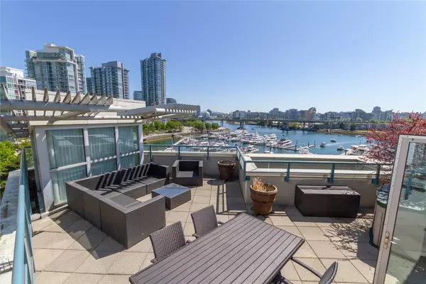Vancouver, BC V6Z 2W4,1228 Marinaside CRES #610