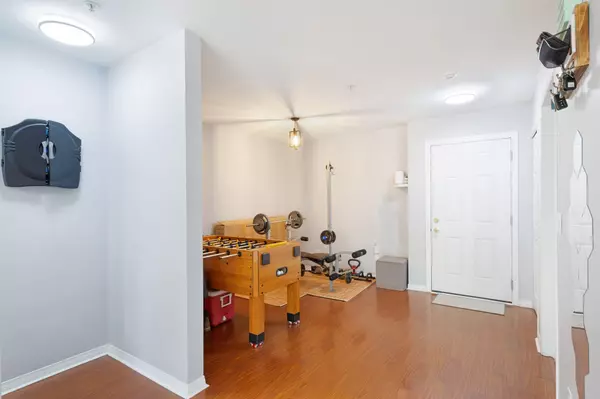 Surrey, BC V3W 1B9,12125 75a AVE #215