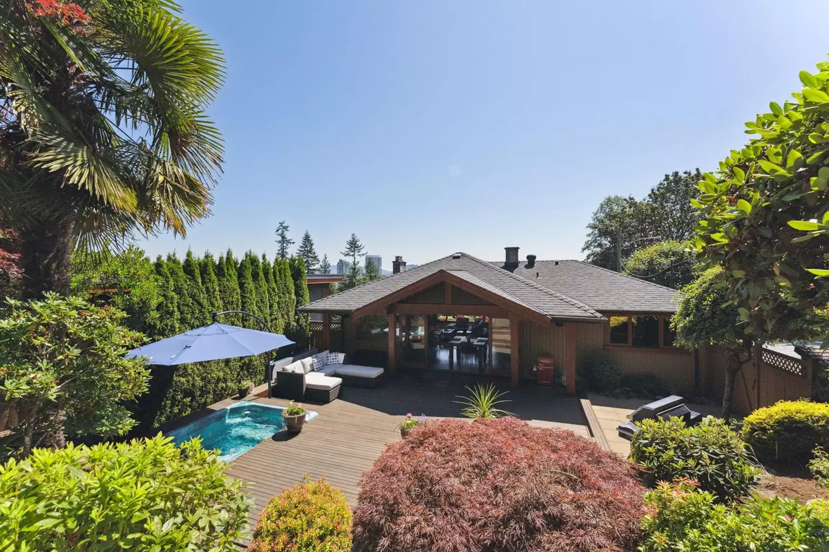 North Vancouver, BC V7L 1N8,1206 Cloverley ST