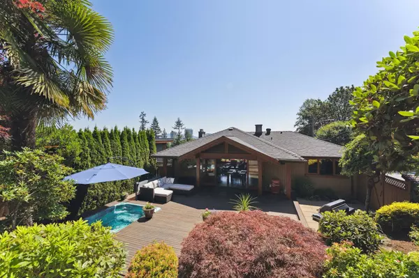 1206 Cloverley ST, North Vancouver, BC V7L 1N8
