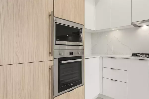 Coquitlam, BC V3J 0S4,537 Cottonwood AVE #1701