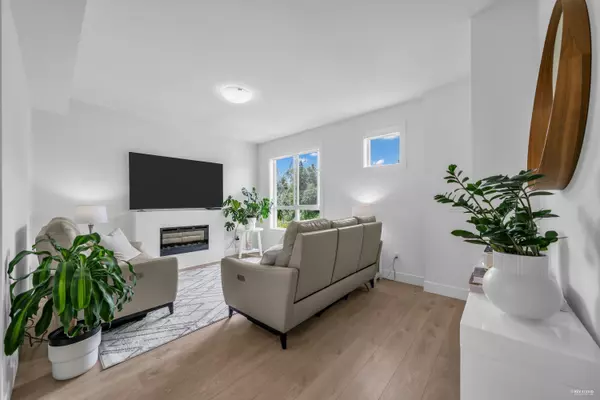 Surrey, BC V3Z 1J3,16561 17a AVE #16