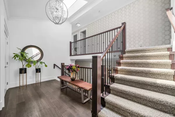 Surrey, BC V4A 6H3,1723 Amble Greene DR