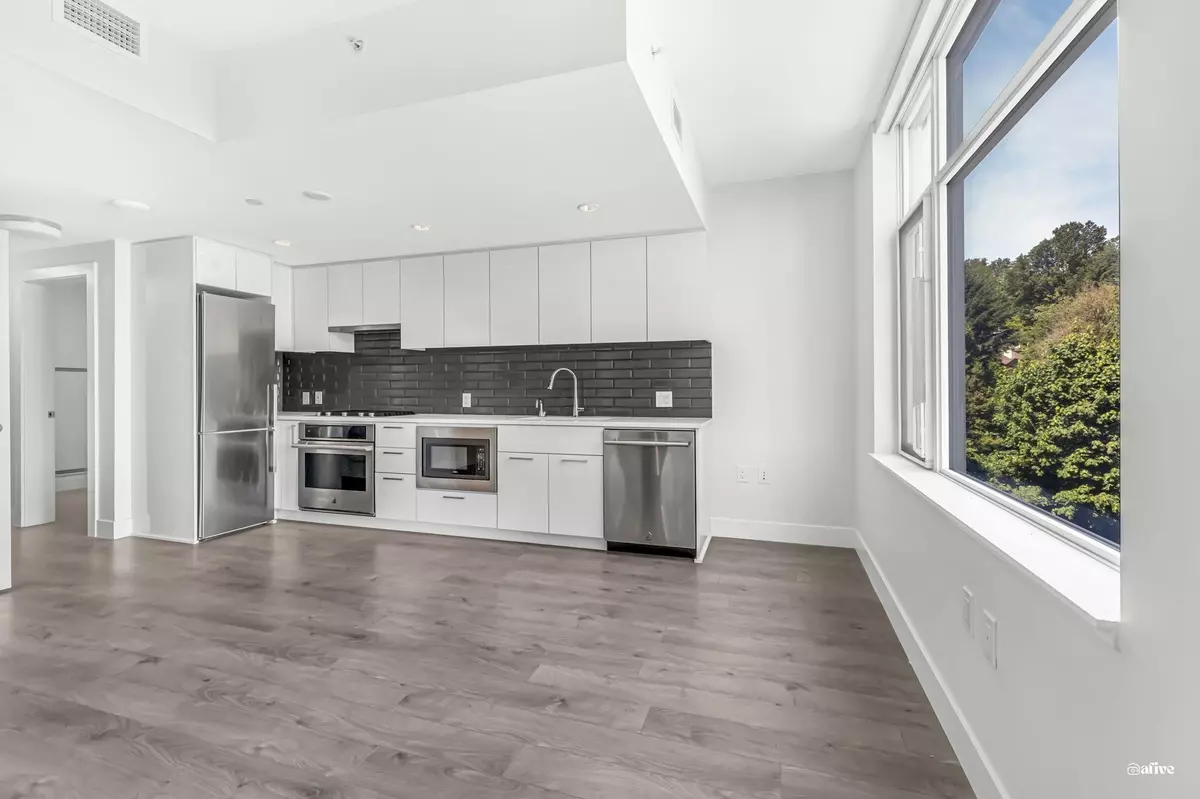 Vancouver, BC V5S 0H1,3451 Sawmill CRES #614