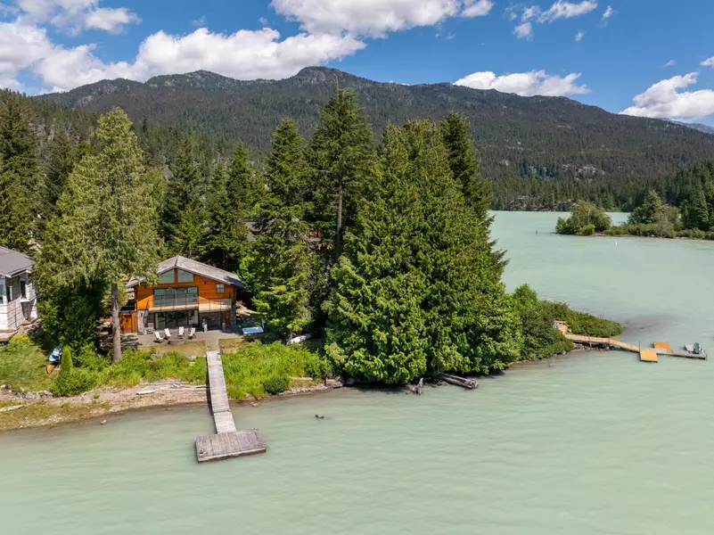 9249 Lakeshore DR, Whistler, BC V8E 0G6