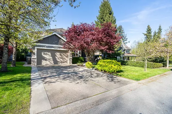 Surrey, BC V3Z 0H4,15585 37 AVE
