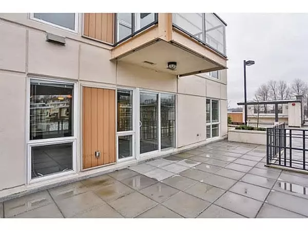 North Vancouver, BC V7M 3E9,317 Bewicke AVE #313