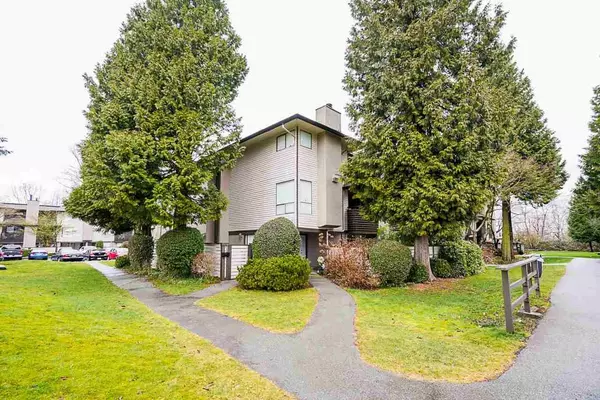 10634 Holly Park LN, Surrey, BC V3R 6X9