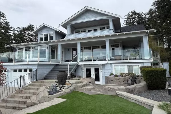 White Rock, BC V4B 1A9,14213 Marine DR