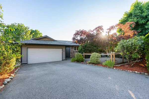 18 Bedingfield ST, Port Moody, BC V3H 3N1