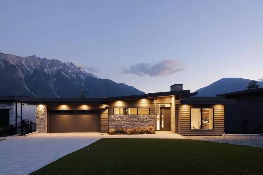 7681 Cerulean DR, Pemberton, BC V0N 2L3