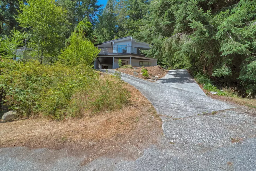 5713 Salmon DR, Sechelt, BC V0N 3A0