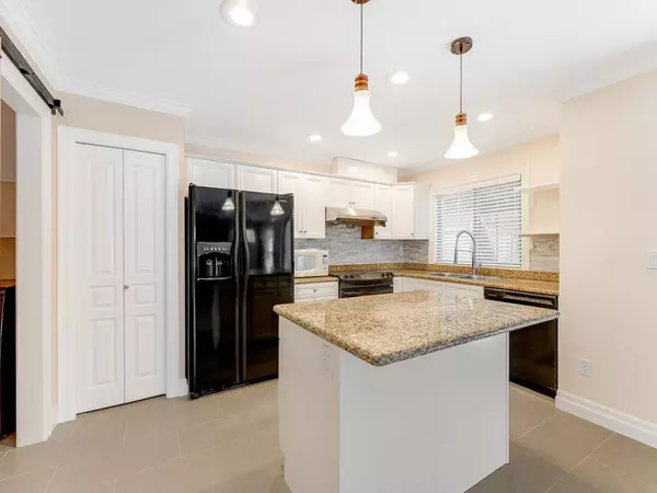 6449 Blackwood LN #8 Chilliwack, BC V2R 5X5