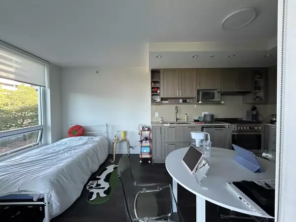 5515 Boundary RD #505 Vancouver, BC V5R 0E3