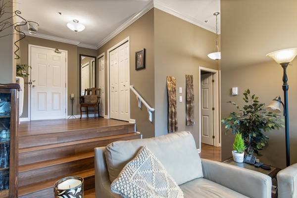 7051 Blundell RD #206, Richmond, BC V6Y 1J5