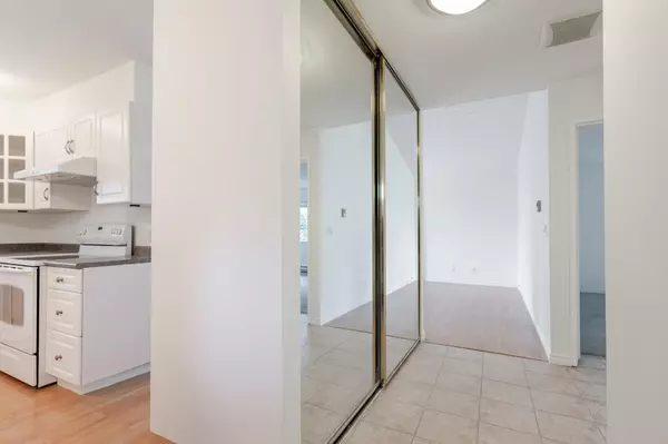 Surrey, BC V3S 5M8,6055 W Greenside DR