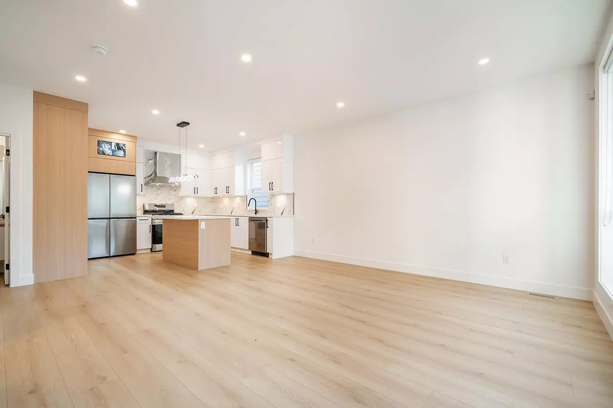 Surrey, BC V3W 1E6,16689 16 AVE #102