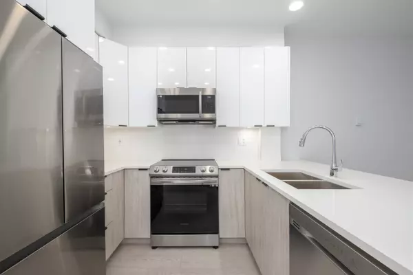 Langley, BC V3A 0P5,20360 Logan AVE #212