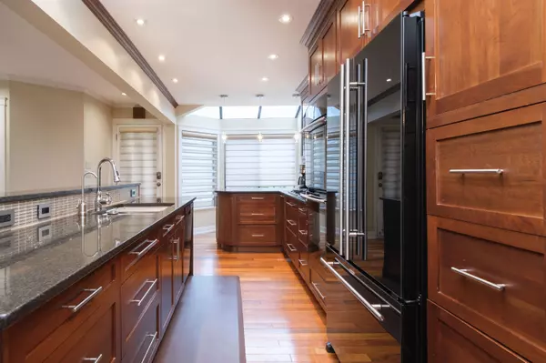 North Vancouver, BC V7R 2H8,1151 Montroyal BLVD