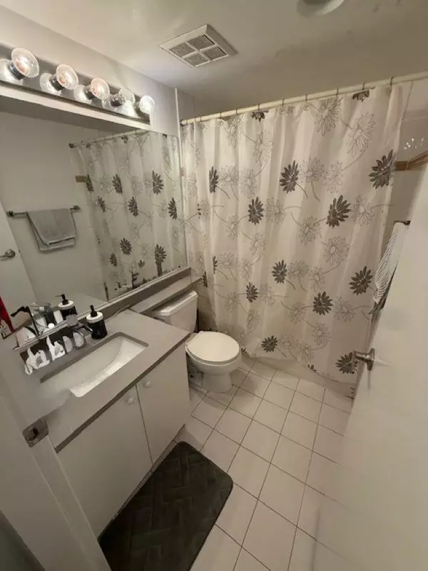 Vancouver, BC V6Z 2S8,1188 Howe ST #1401