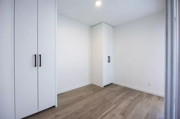 Surrey, BC V3T 0S6,13428 105 AVE #1509