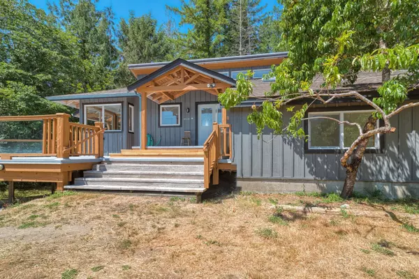 13587 Barabash RD, Garden Bay, BC V0N 1S1