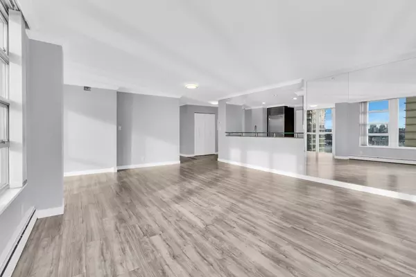 Vancouver, BC V6Z 2W4,1228 Marinaside CRES #1803