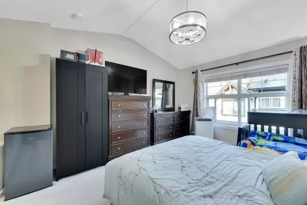 Surrey, BC V3X 1E8,6123 138 ST #76