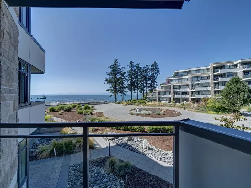 5665 Teredo ST #306, Sechelt, BC V7Z 0J2