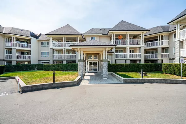 Langley, BC V3A 3R9,22020 49 AVE #330