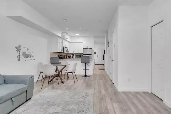 Surrey, BC V3T 0B4,13958 108 AVE #210