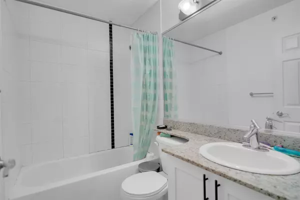 13958 108 AVE #210 Surrey, BC V3T 0B4