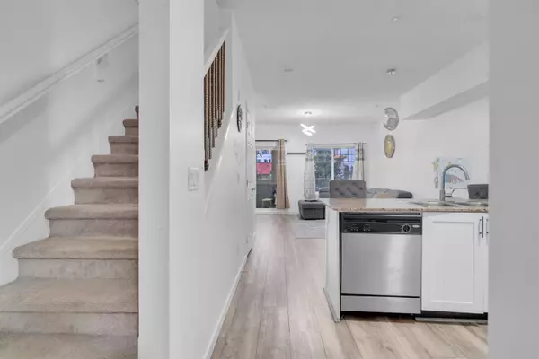 Surrey, BC V3T 0B4,13958 108 AVE #210