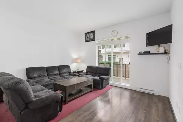 Surrey, BC V3W 1H9,8130 136a ST #52